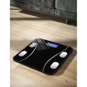 Smart LCD kupaonska vaga bluetooth s aplikacijom 18 crna vaga na drvenom podu