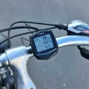 Vodootporni LCD brzinomjer za bicikl - Brzinomjer s 13 funkcija 18 Vodootporni LCD biciklometar - brzinomjer sa 13 funkcija