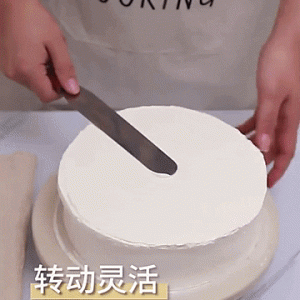 Rotirajući tanjur za torte + 3 lopatice za ukrašavanje 28 cm 37 Rotirajući tanjur za tortu + 3 lopatice za ukrašavanje 28cm