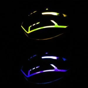 { "alt_text": "Optisk spillmus med RGB LED-belysning" }