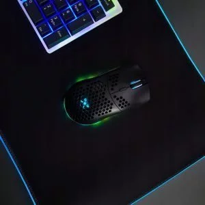{ "alt_text": "Trådløs oppladbar optisk spillmus med LED RGB" }