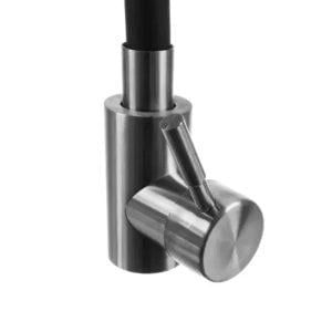 Enoročna kromirana kuhinjska pipa z gibljivo cevjo