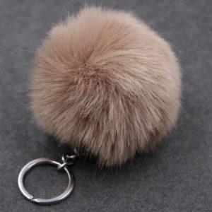 Obesek za ključe s krznenim cofom 8cm