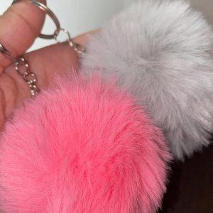 Obesek za ključe s krznenim cofom 8cm