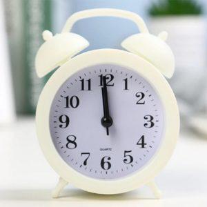 Klasična budilka alarm 11cm