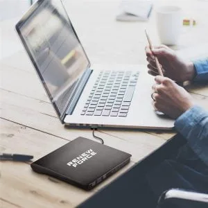 Alternativni prikaz prijenosnog tankog vanjskog pogona CD i DVD snimača USB 3.0 24x
