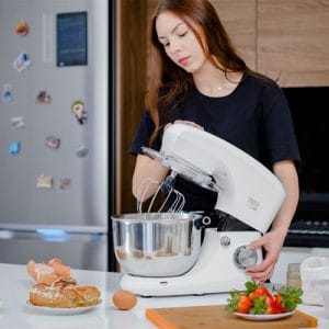 Črn večnamenski kuhinjski robot Easy Cook 5,5L