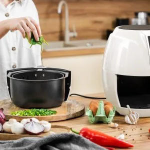 Crna friteza na vrući zrak od 3200 ml s LCD zaslonom osjetljivim na dodir