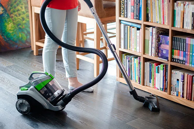 700W HEPA sesalnik brez vrečke VACUUM GREEN - Image 2