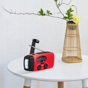 3v1 pohodniški aku. 2000mAh solarni FM radio na dinamo LED powerbank 23 Pohodniški 3v1 solarni FM radio z dinamo in LED powerbank