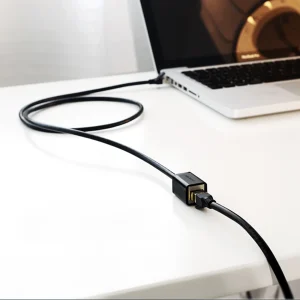 UTP podaljšek RJ45 moški-ženski povezovalni kabel 3m 19 Črn podaljšek UTP RJ45 s priključkoma moški in ženski dolžine 3m